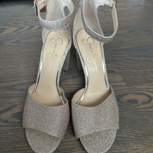 Jessica Simpson Sherron Heels - Picture 2 of 3